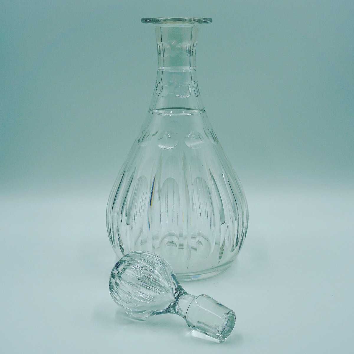 revolves2020's tweet image. Exceptional Hawkes Cut Crystal Tallboy Decanter (1860)#antique #hawkes #vintageglass