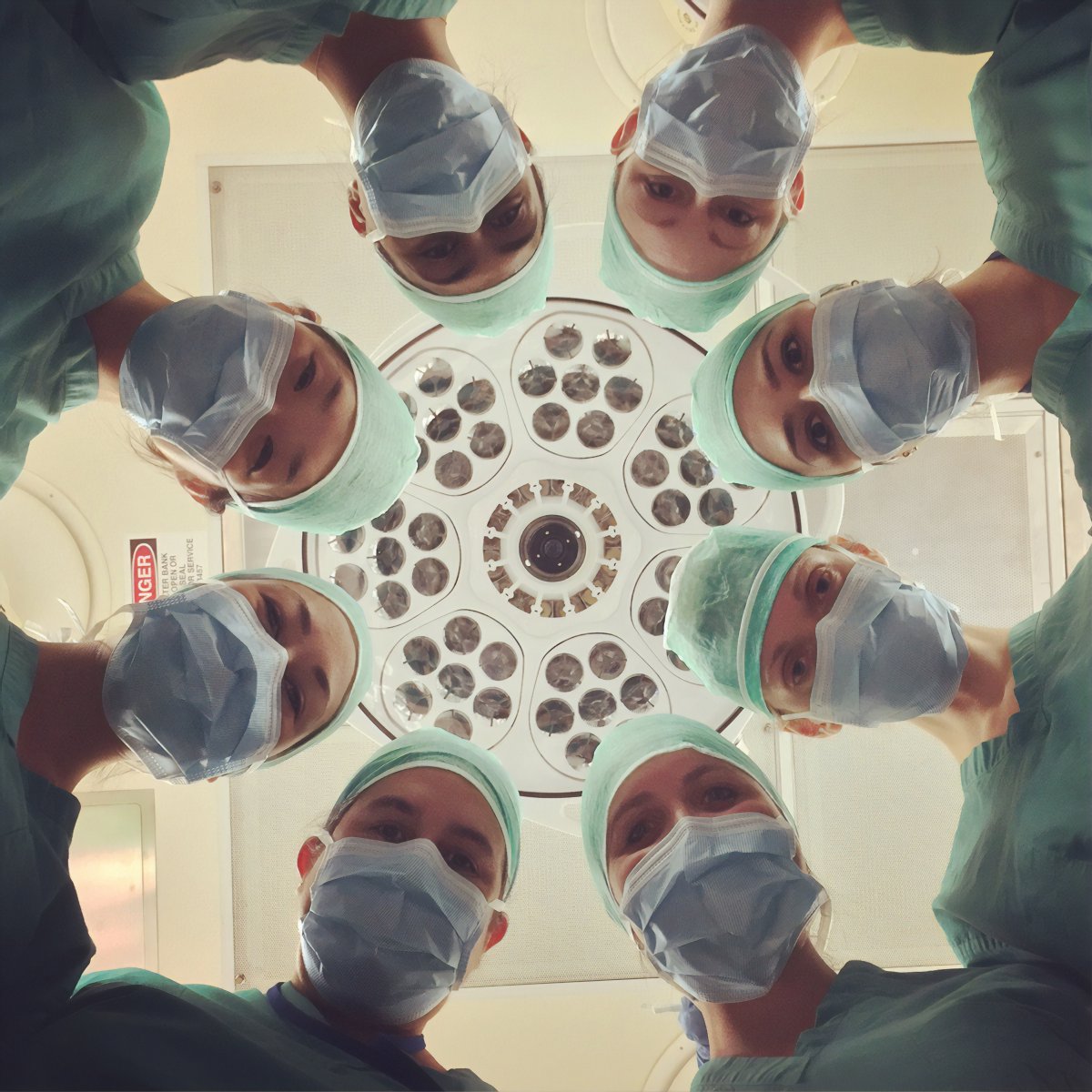 EdpRenewables's tweet photo. #EDPGroup's fighting against the #covid19 pandemic. EDP & China Three Gorges just donated 50 ventilators, 200 monitors and other medical equipment, with a total investment of €4 million, to Portuguese hospitals while #EDPR donated 520 sanitary masks to some hospitals in Madrid. https://t.co/2j1dOF9nLW