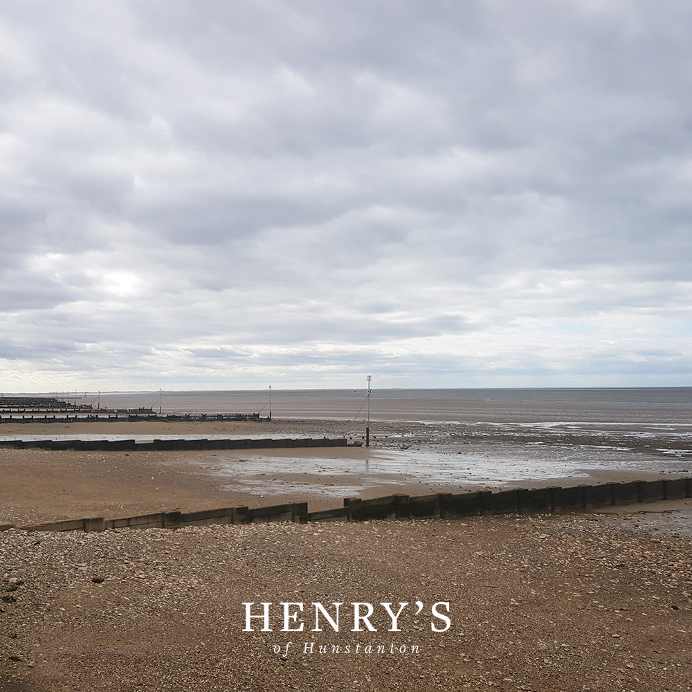 Facing west across the Wash, our fish and chips restaurant is in an idyllic spot to wine, dine and relax with the friendliest of staff #thewash #norfolkdining #henrysofhunstanton