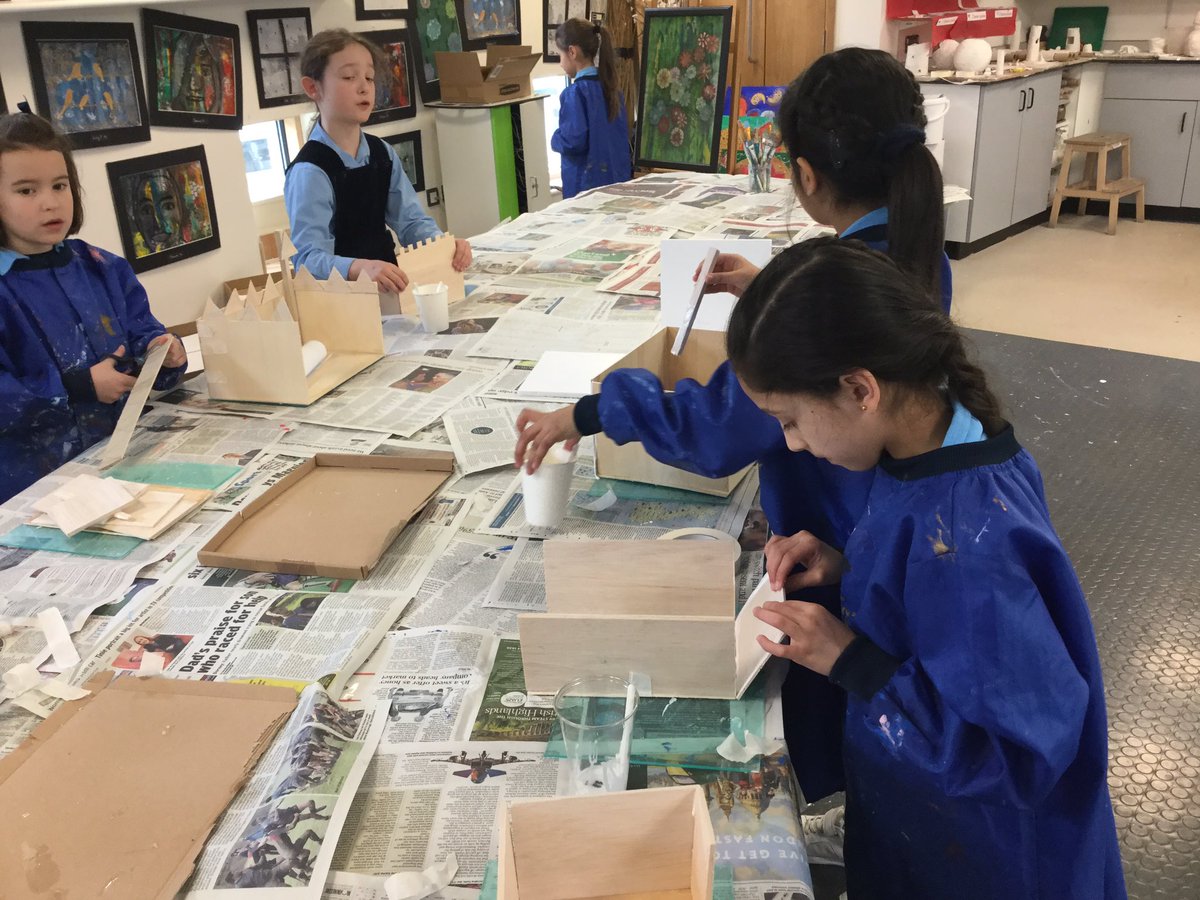 UptonDT's tweet photo. Form 3 have been working hard to finish their castles👑@UptonHouseSch @UptonArt #UptonDifference #UptonJourney #uptonhappyplace #Upton https://t.co/EIm0bYEtQt