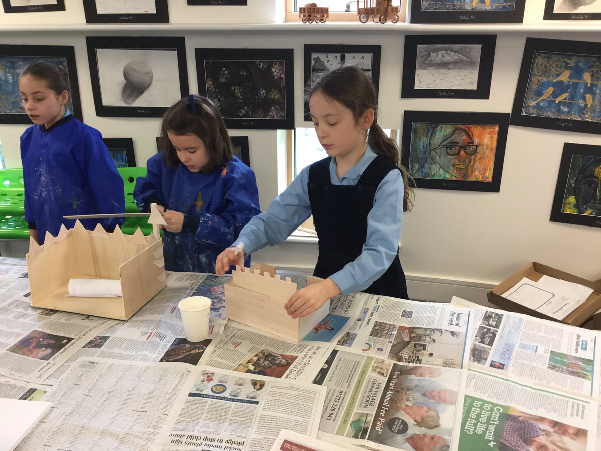 UptonDT's tweet photo. Form 3 have been working hard to finish their castles👑@UptonHouseSch @UptonArt #UptonDifference #UptonJourney #uptonhappyplace #Upton https://t.co/awqLR28NU2