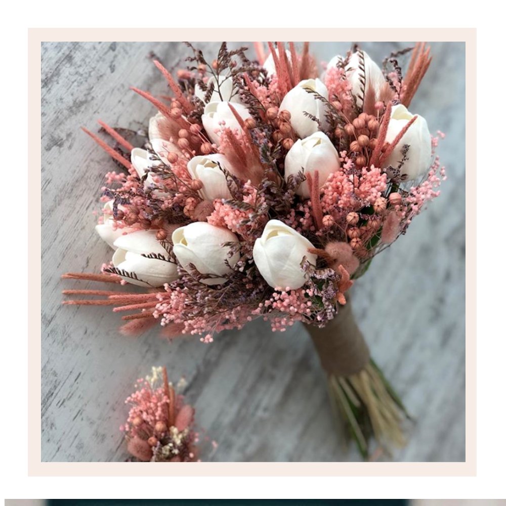 B E A U T I F U L blooms alert! Have you ever seen wedding blooms like this? 🌸💖
*
@violetbride
*
#weddingflowers #floralarrangement #bridalbouquet #weddingbouquetideas #beautifulflowers #weddingstyle #weddingflowerinspiration #instaweddings #weddingbouquet