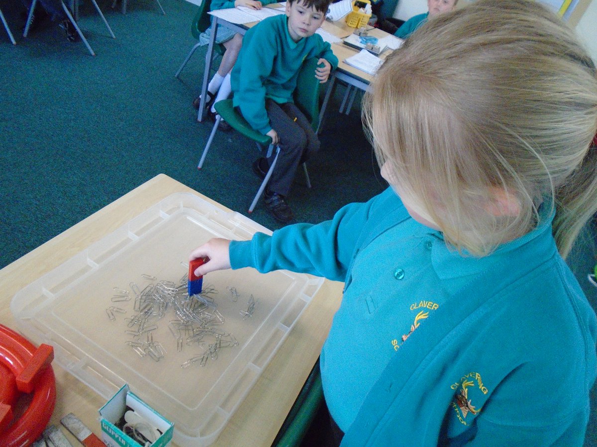 ClaveringTS27's tweet photo. #3JR Today in Science we have been investigating which magnet is the strongest. https://t.co/2YbLffMqsP