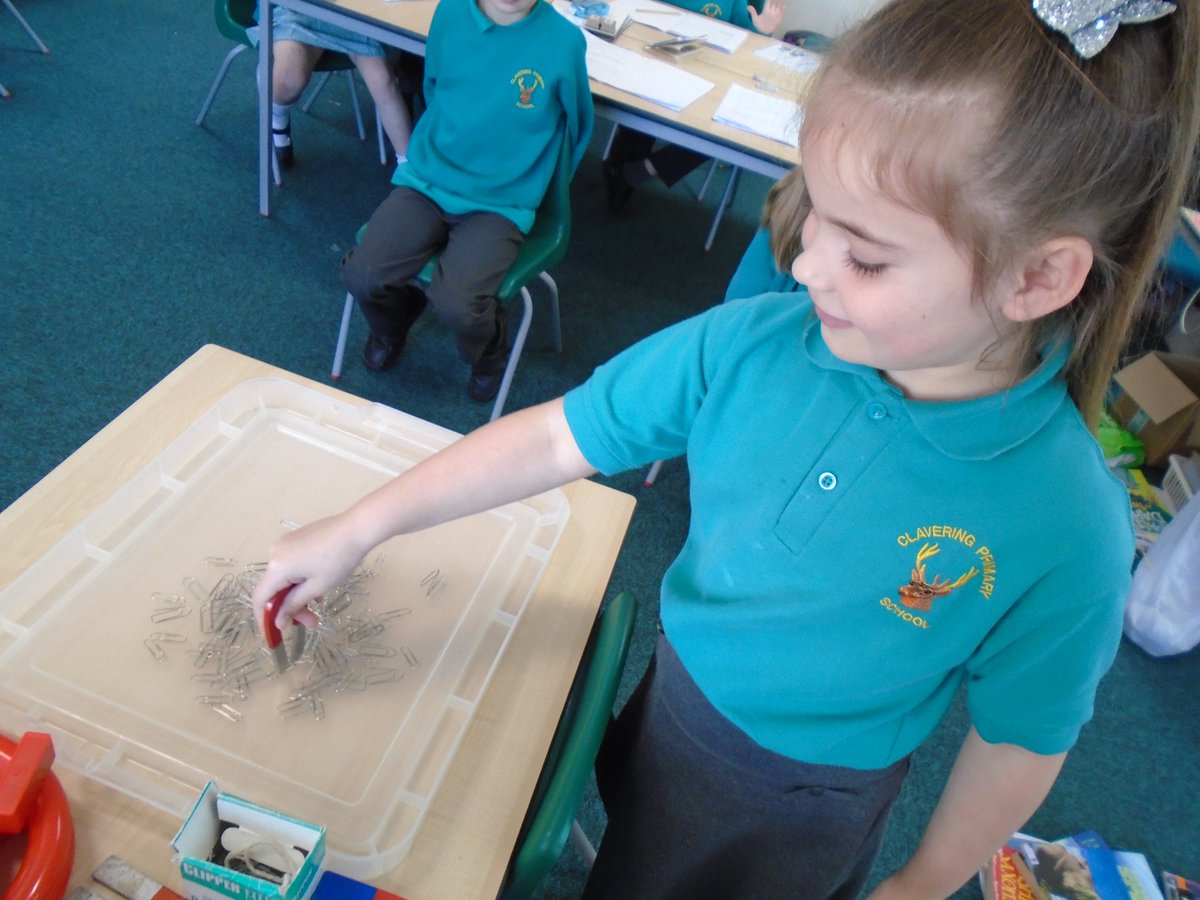 ClaveringTS27's tweet photo. #3JR Today in Science we have been investigating which magnet is the strongest. https://t.co/2YbLffMqsP