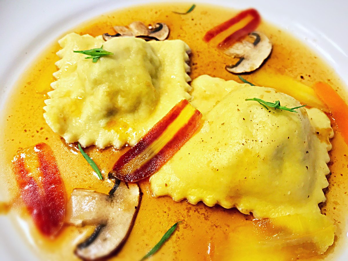 DineAtTWU's tweet photo. DYK Ravioli can be savoury or sweet? Celebrate #NationalRavioliDay with these 13 amazing recipes >>> https://t.co/aEMvM6abZF https://t.co/bDPKQuVprz