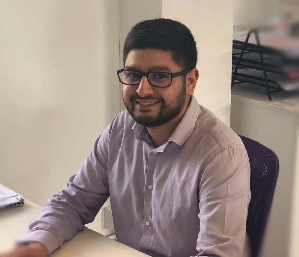 aardvark_acc's tweet photo. Meet the Team: graduating from Portsmouth University in 2015, Zohaib is a keen boxer and is in the final stages of his ACCA qualification ππ₯π§
#accountantsuk @portsmouthuni #accountant #accountancy #contractoraccountant #smallbiz #hmrc #ir35 #offpayroll https://t.co/w8Rth33CbB