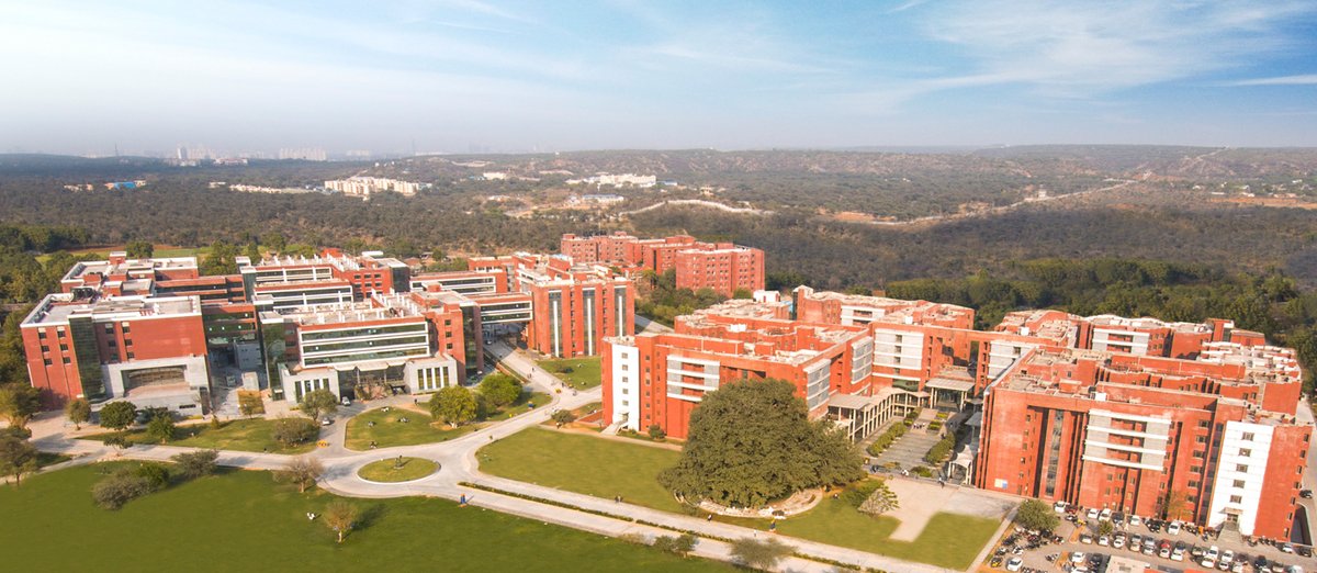 #Admission2020 
Don’t let the scare and safety regulations of COVID-19 deter you from exploring #AmityUniversityGurugram. 

Students &amp; Parents can now take a virtual tour of our 110 acre campus from the comfort of their home.  

Click here: ow.ly/rsEB50yOD4w