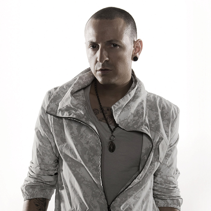 KerrangMagazine's tweet photo. Chester Bennington would have been 44 today 🖤 https://t.co/sDAuHCnh2o