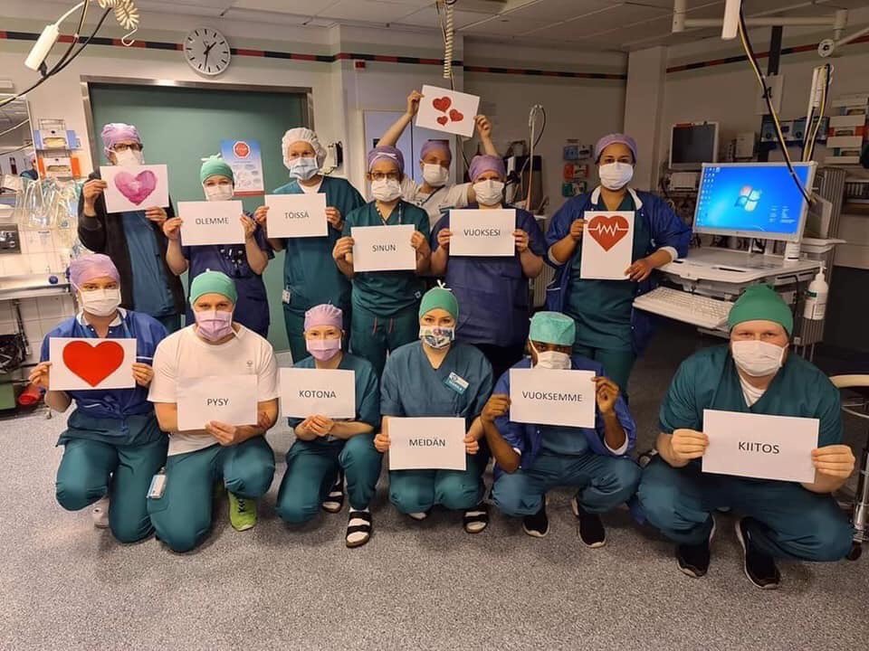 Ystävä lähetti Meilahden sairaalan (HUS) vetoomuksen. Uudelleen tviittaa tämä - olethan samaa mieltä ❤️ ”Me olemme töissä sinun vuoksesi. Pysy kotona meidän vuoksemme, kiitos!” ❤️ #koronakriisi #meselvitääntästä