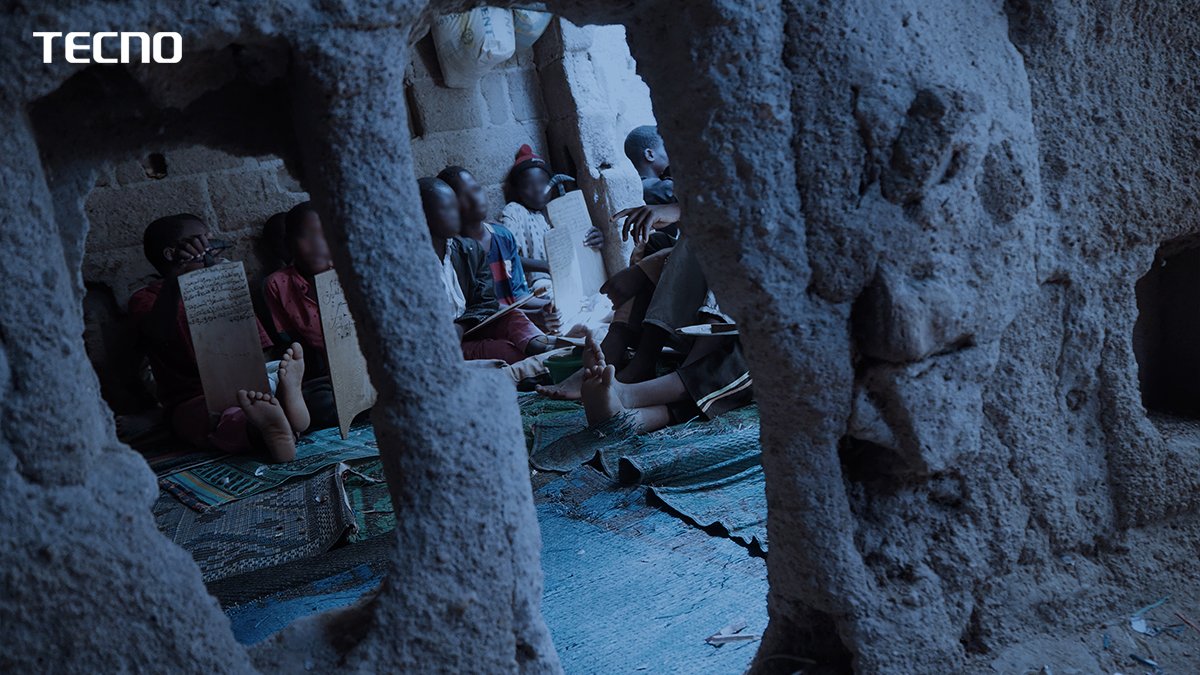 TECNOMobileNG's tweet photo. This is their shelter, it also doubles as a school for about 80 students. They study, eat and sleep here.
Despite their living conditions, they make a point of studying late into the night, laugh often and take care of one another
This is their #HomeAtNight, ๐ธ:@Kaz_empire https://t.co/DXO06oc8Mb