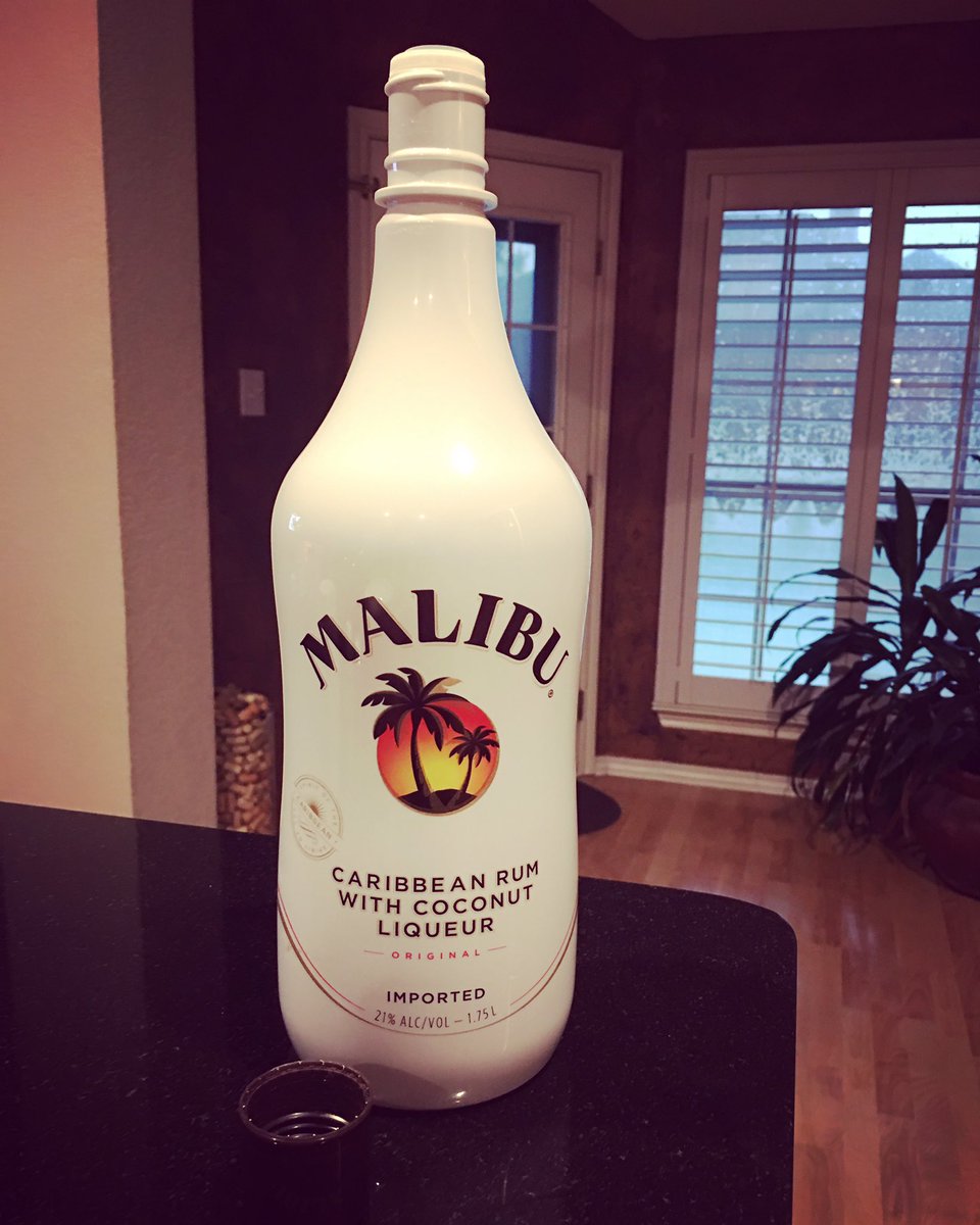 PrecisePrincess's tweet image. It why’s the rum gone? 🤪😧 #jacksparrow  #letsbepirates #QuarantineLife ♥️🤪 @MalibuRum