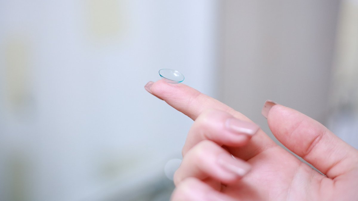 QueridoDavidson's tweet photo. At our National Award Winning contact lens practice, you will be offered a range of products to best suit your needs from an array of manufacturers worldwide #Contactlenses #Nefollowers #Contacts https://t.co/ZrMHThjovQ https://t.co/a1z5z0dibd