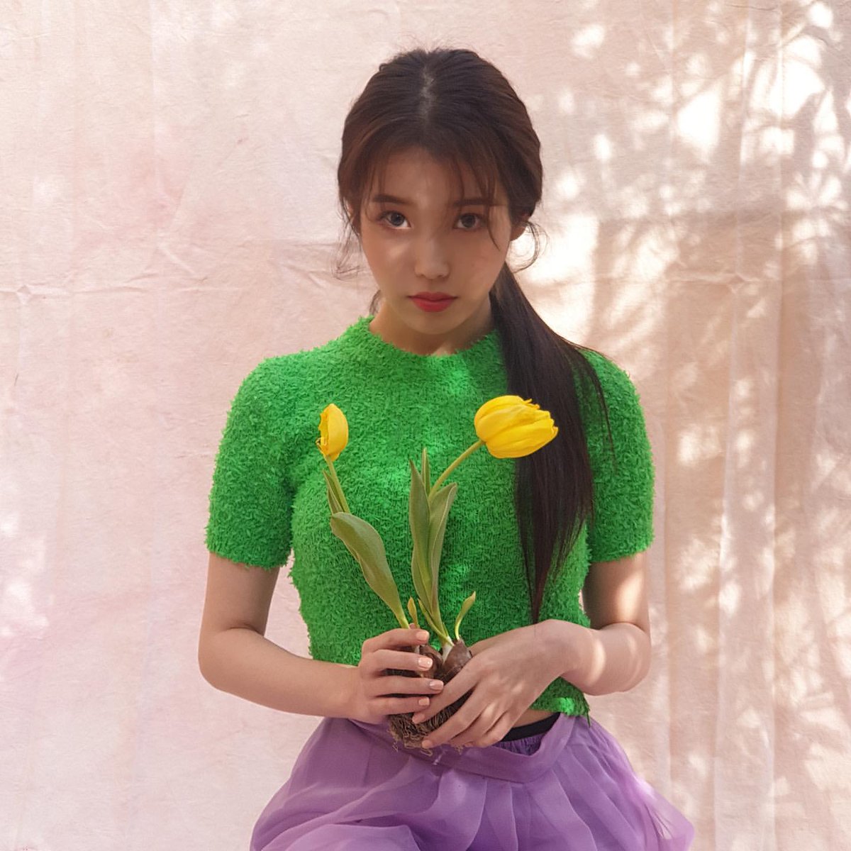 80/366its my special day!!! although i received a bad news,, i still did my best to enjoy this day! uaenas are well fed today keep updating us love u!! @_IUofficial  @lily199iu