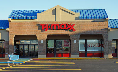 PSA: TJX Companies is closing its stores -- <a href="/tjmaxx/">TJ Maxx</a>, <a href="/marshalls/">Marshalls</a> and <a href="/HomeGoods/">HomeGoods</a> -- and online business due to COVID-19. 
#homedecor #arearugs #Covid_19 #StaySafeStayHome