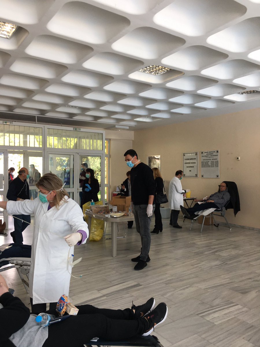 Vkikilias's tweet photo. Μένουμε σπίτι και βγαίνουμε μόνο για να δώσουμε αίμα, να σώσουμε ζωές.
Ακόμη περισσότερο αυτές τις δύσκολες στιγμές, στηρίζουμε τους συνανθρώπους μας που έχουν ανάγκη. 
Και τώρα υπάρχει πραγματικά μεγάλη ανάγκη...
#μενουμε_σπίτι #αιμοδοσία https://t.co/OcfZPmEoWy