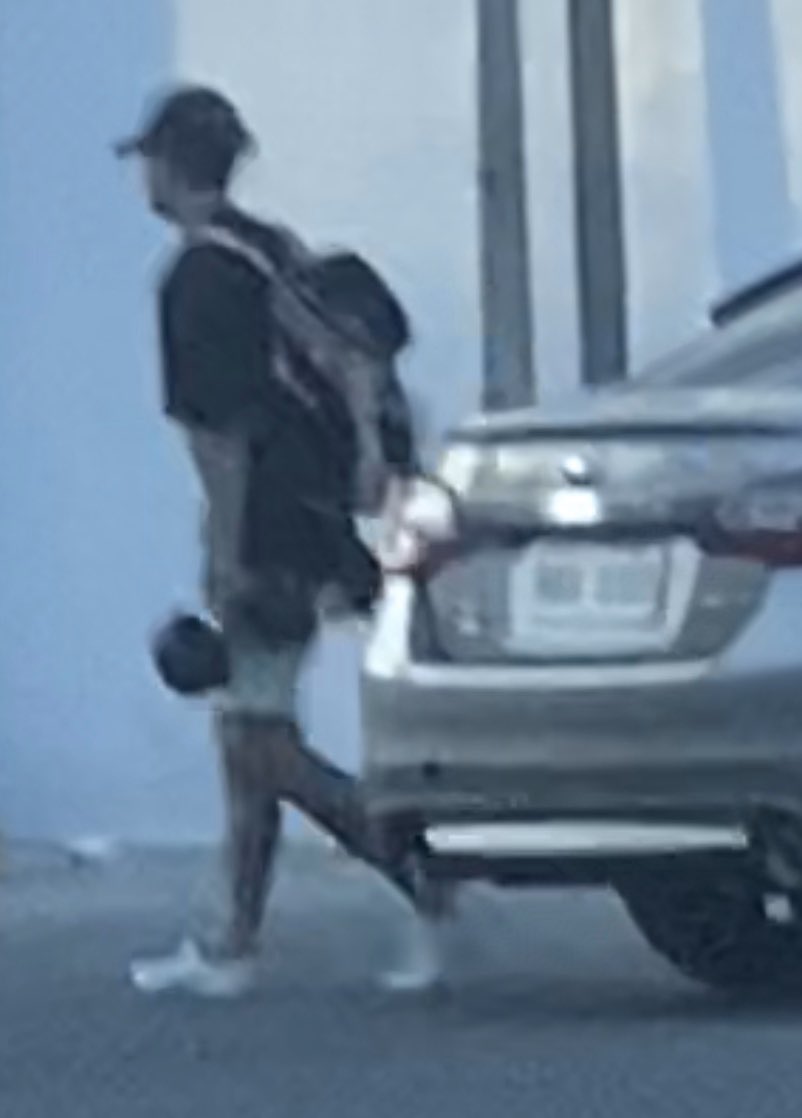 nadeng10's tweet photo. Same shirt and short sa igs ni lauren.  So this means na legit today ang sa antipolo. Ewan ko lang kung hindi pa enough proof to #jamesreid #nadinelustre #jadine https://t.co/1E20fchWeU