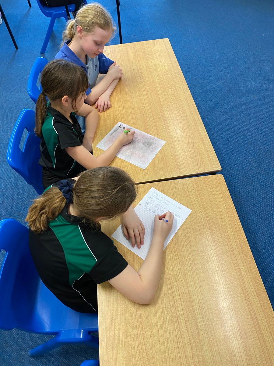 mayfieldschool's tweet photo. Giving Year 5 something culturally topical at the moment with advice in Spanish.
Here are pupils working out what they could translate as in English.
An amazing effort by being resourceful and resilient! Plus enjoying the level of challenge!
#mflmayf #mfltwitterati #molima https://t.co/o1WtI5oGcU