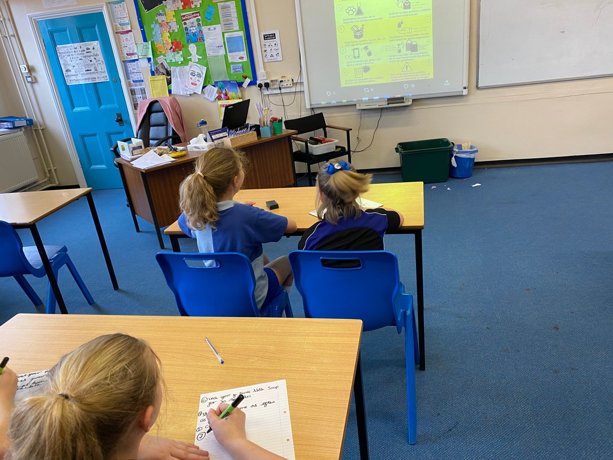 mayfieldschool's tweet photo. Giving Year 5 something culturally topical at the moment with advice in Spanish.
Here are pupils working out what they could translate as in English.
An amazing effort by being resourceful and resilient! Plus enjoying the level of challenge!
#mflmayf #mfltwitterati #molima https://t.co/o1WtI5oGcU
