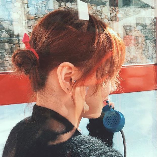 taeyeon’s smile is where the center of the universe is ◡̈ she is the sun