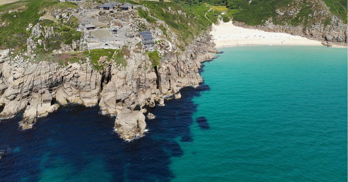 CornwallCouncil's tweet image. Cornwall prides itself on being an open and welcoming place, but during these unprecedented times we ask that anyone planning a trip to Cornwall consider deferring their visit and avoid all but essential travel 👉 bit.ly/2QxvNtj