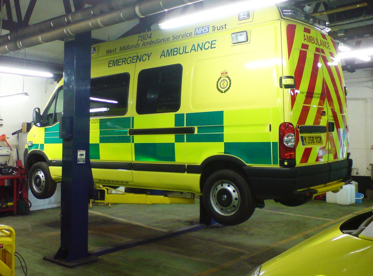 LiftmasterCE's tweet image. Thanks to all the #NHS staff out there both on the road and in hospitals and clinics. 

......
#medicalstaff #liftmastercommercial #commercialgarageequipment