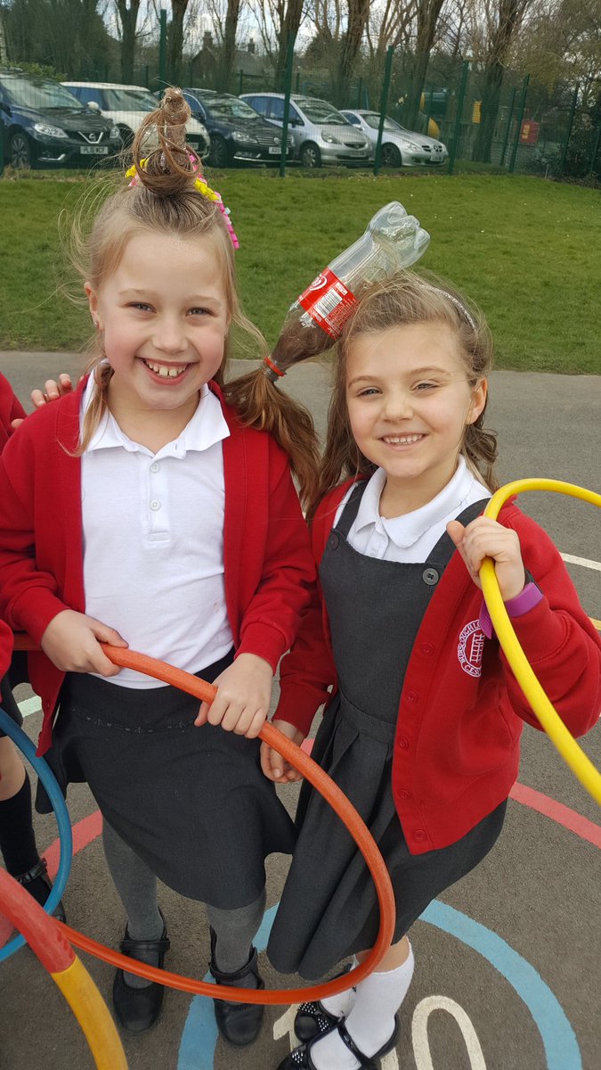 LordsgateCE's tweet photo. Lordsgate children enjoying Crazy Hair Day for Uganda and international needs on their 'last day' at school #InternationalDayofHappiness  #ineedsuk #lordsgatere #actionhappiness https://t.co/gT0nUomJ93