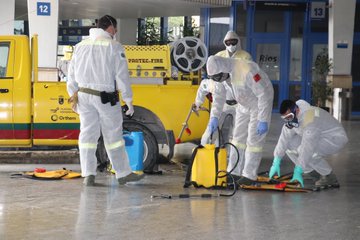 El Gobierno regional moviliza 19 brigadas forestales para tareas de limpieza y desinfección de espacios públicos ‘sensibles’:
✅Hospitales
✅Centros de salud
✅Paradas de taxi
✅Paradas de tranvía
✅Estaciones de autobuses y trenes