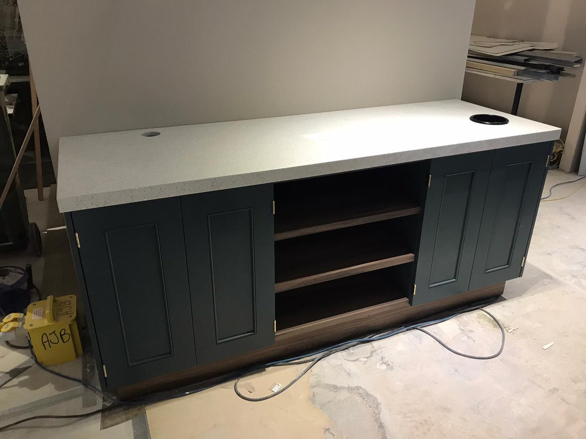 Dawnvale's tweet photo. Counters coming along nicely at one of our Aspire Lounge counter and bar fit outs! We're really loving this timeless shade of blue which fits so well with the white mirror tops and brass features.
#AspireLounges #Blue #Modern #Timeless #Counters #FoodCounters #BuffetCounters https://t.co/4E3kQ25MKg