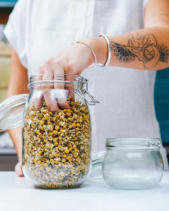 • Chamomile Tea • .
.
A Wild Sage Household Favourite, Chamomile tea is known for its healing + relaxing properties, and is also known to aid digestion
.
Mix a handful with a bit of honey into a pot for a soothing evening cuppa
.
Perfect before bed o… ift.tt/2U7ckC4