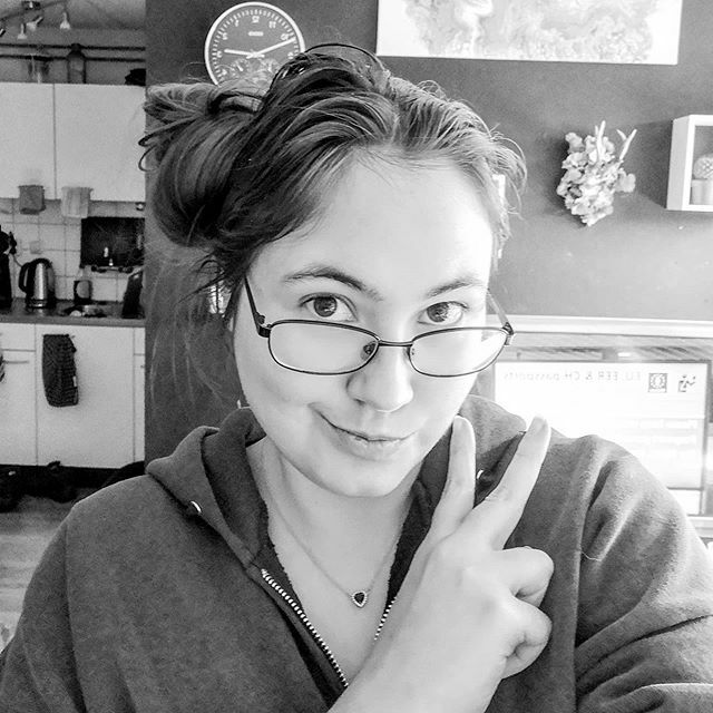Just doing laundry, hanging with manman, bout to do dishes, and herding cats. Cute little hair today