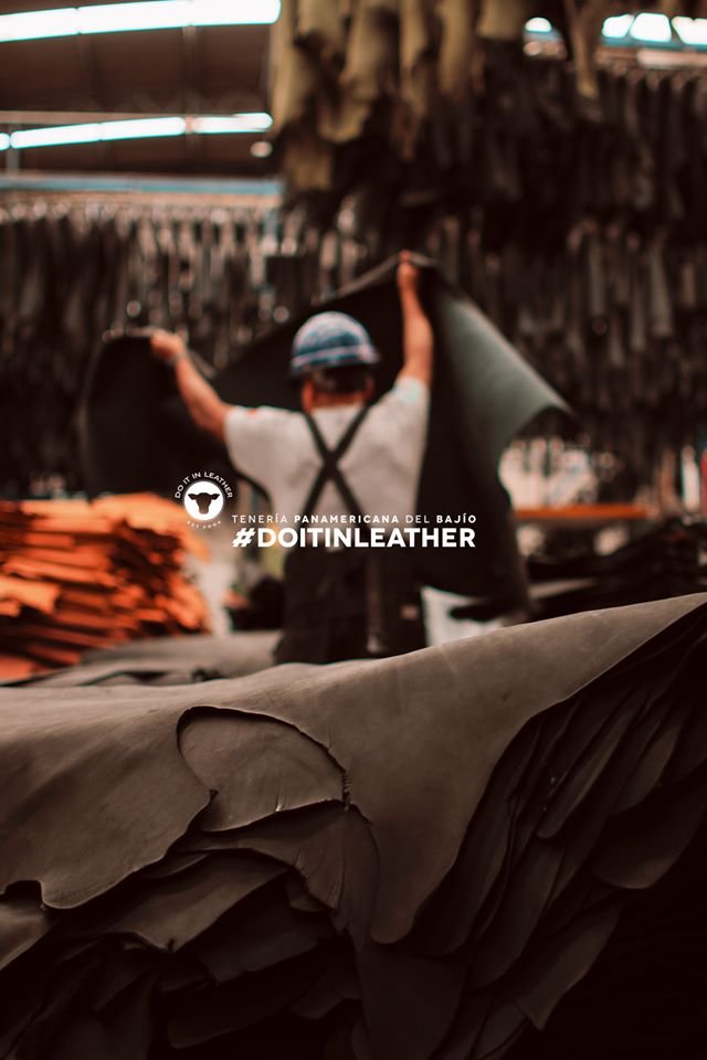 TePanamericana's tweet photo. #DOITINLEATHER
#TENERIAPANAMERICANA #LEATHERFROMMEXICOTOTHEWORLD #LEATHER #TANNERY https://t.co/5RcWZgg2C1
