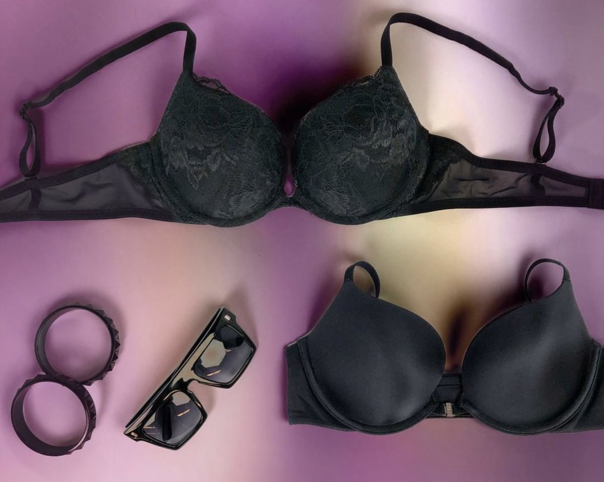 Smooth or Lace? #lasenzasa #lingerie #shopping #doesitcomeinblack #sexy