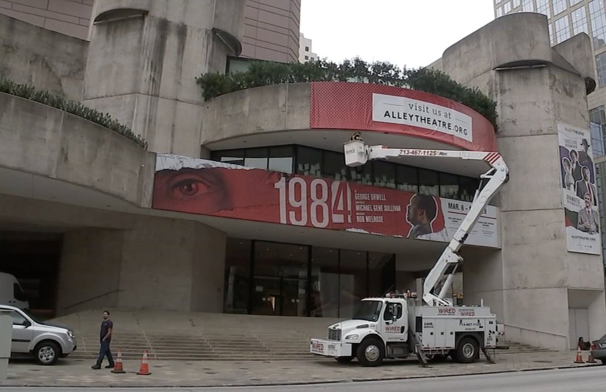 HoustonFineArts's tweet photo. The Alley Theatre takes '1984' online
https://t.co/zrkNILxB8O https://t.co/ctnqqaEcpA
