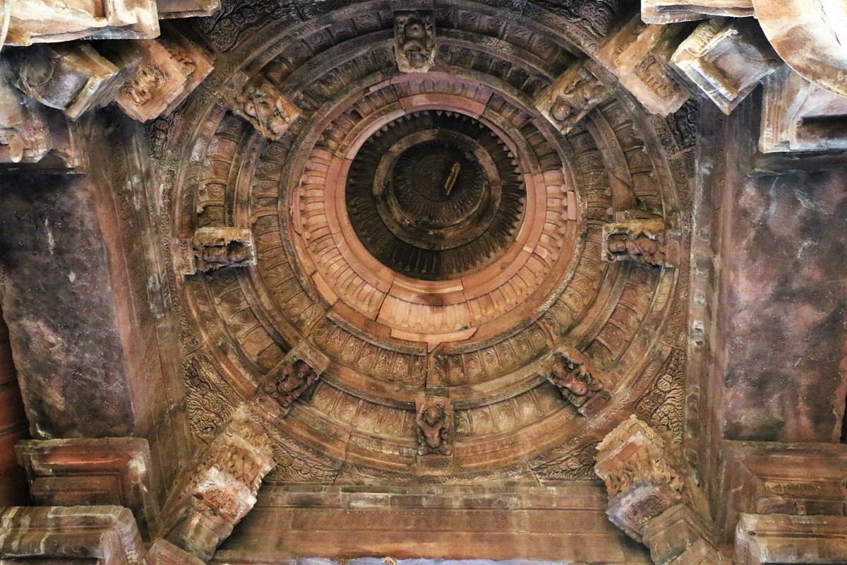 IndraniTweeets's tweet photo. BhojeshwarTemple in Madhya Pradesh houses the tallest Shiva Lingam in world! Made in 11th century by Paramara king Bhoja. The construction was abandoned for unknown reasons... 
#Sabkuchjodilchahe #mptourism #livewhatyoulove #HeartOfIndia https://t.co/PQdB2aoCZs