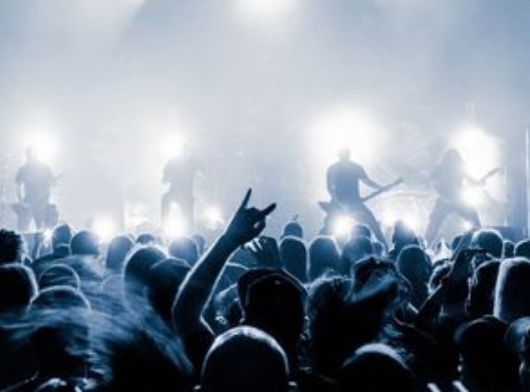 AnyoneHigh's tweet image. #RememberWhen? 🥺 #ThisWasBefore #COVID19 #StaySafe