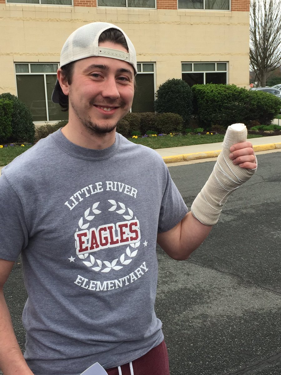 Keeping the spirit going with a new cast and great #LRelem wear. Miss everyone, especially those in @MsBae_LRES class and mine. Stay healthy and safe people!
