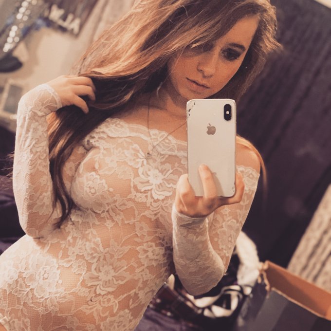 Live now at 8am 😘 https://t.co/NcUswI2ieb<a href="/tag/nosexfor4days"class="tags"><span>#nosexfor4days</span></a>