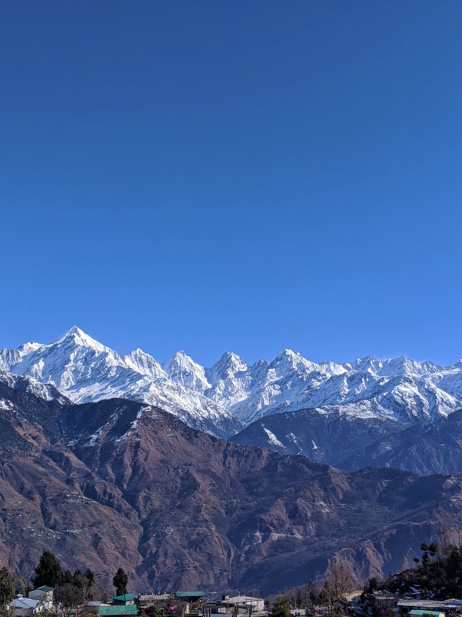 The view of Panchchuli Himalayan Peaks from the hotel room I found by luck. 
.
.
.
@madebygoogle 
@GoogleIndia 
@googlephotos 
@Google 

#TeamPixel
#madebygoogle
.
#india #incredibleindia #phonephotography #photography #Uttarakhand #Uttarakhandtourism #CNTGiveItAShot #munsiyari