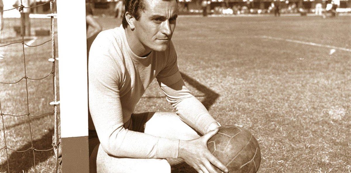 Hoy partió el arquero más grande, Ciudadano Ilustre de Buenos Aires, querido y respetado por todos los hinchas del fútbol. Gracias Amadeo por todo lo que nos diste. Descansá en paz. Un enorme abrazo a su familia.