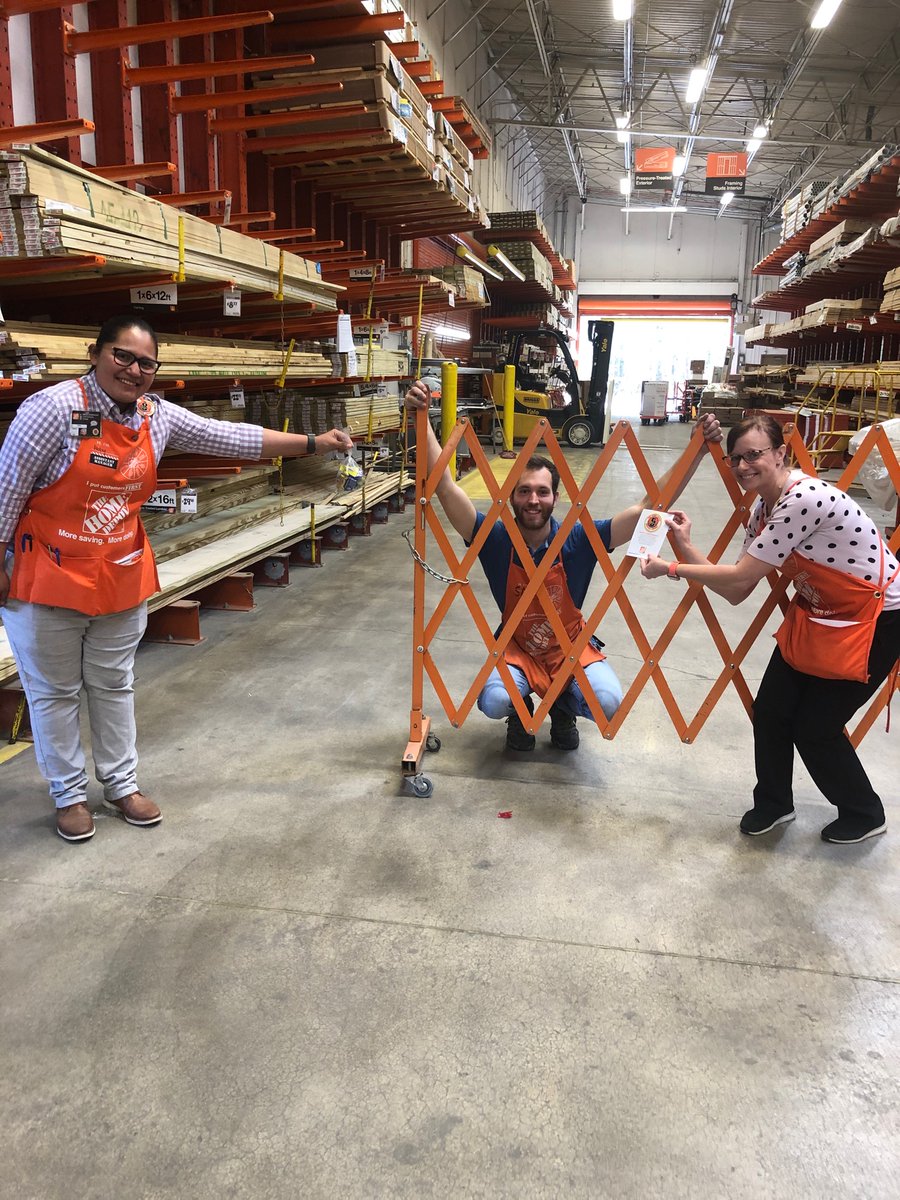 Can’t keep us from celebrating anniversaries at #0106.... Congratulations Sam!
@Kendellmann234 <a href="/JCClark_HD/">JC Clark</a> @KrystofSamsel <a href="/Abi_Gonzalez01/">Abby Gonzalez</a>