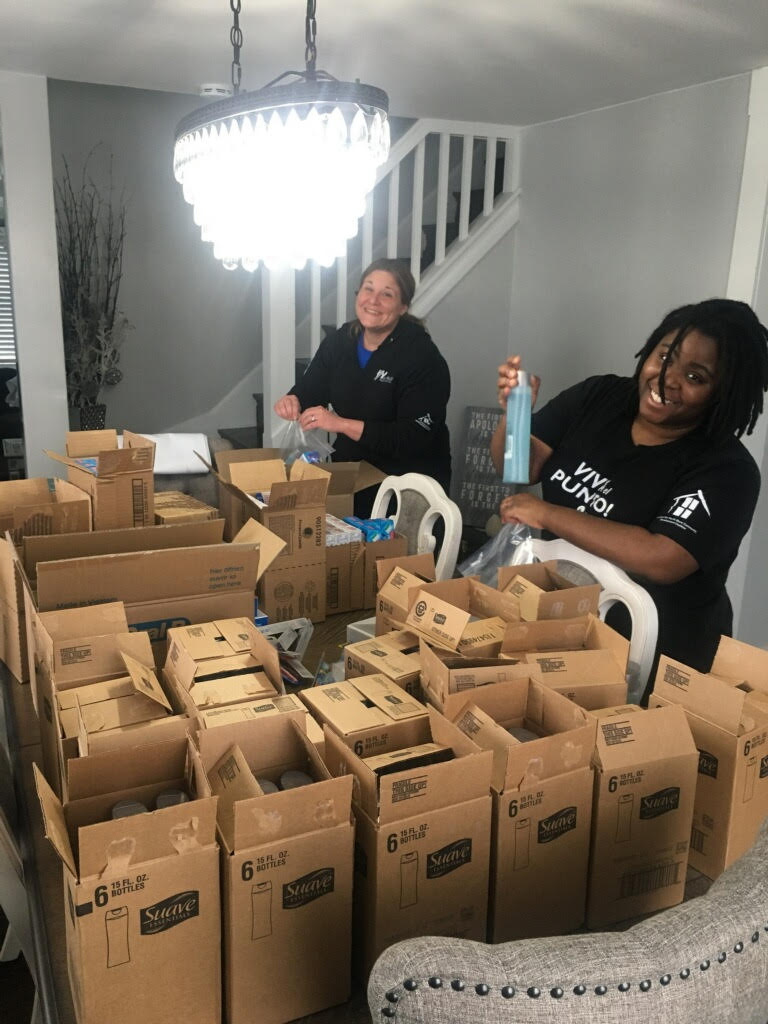 NorthShoreCDC's tweet photo. Yesterday, YouthBuild staff created over 100 to-go toiletry bags for our members + Harbor Crossing residents. Thank you to our partners at Hope &amp; Comfort for making this possible!

#YouthBuildUSA #NorthShore #Salem #YouthBuildNorthShore #education #healthandwellness https://t.co/BgLLtigab0