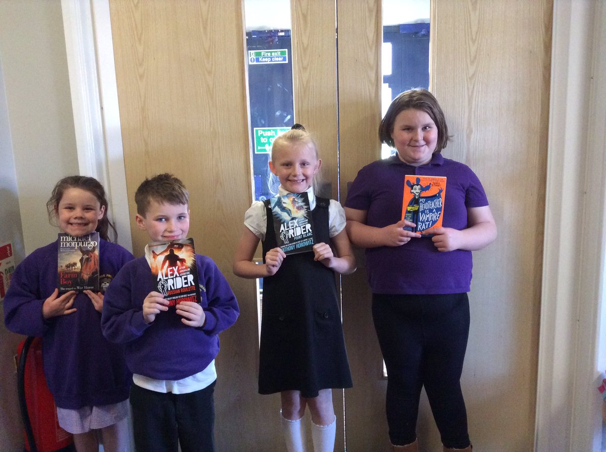 MissLSmartGPS's tweet photo. More book prize winners today. Well done to you all @schoolnewsGPS https://t.co/riZ9ViknFG