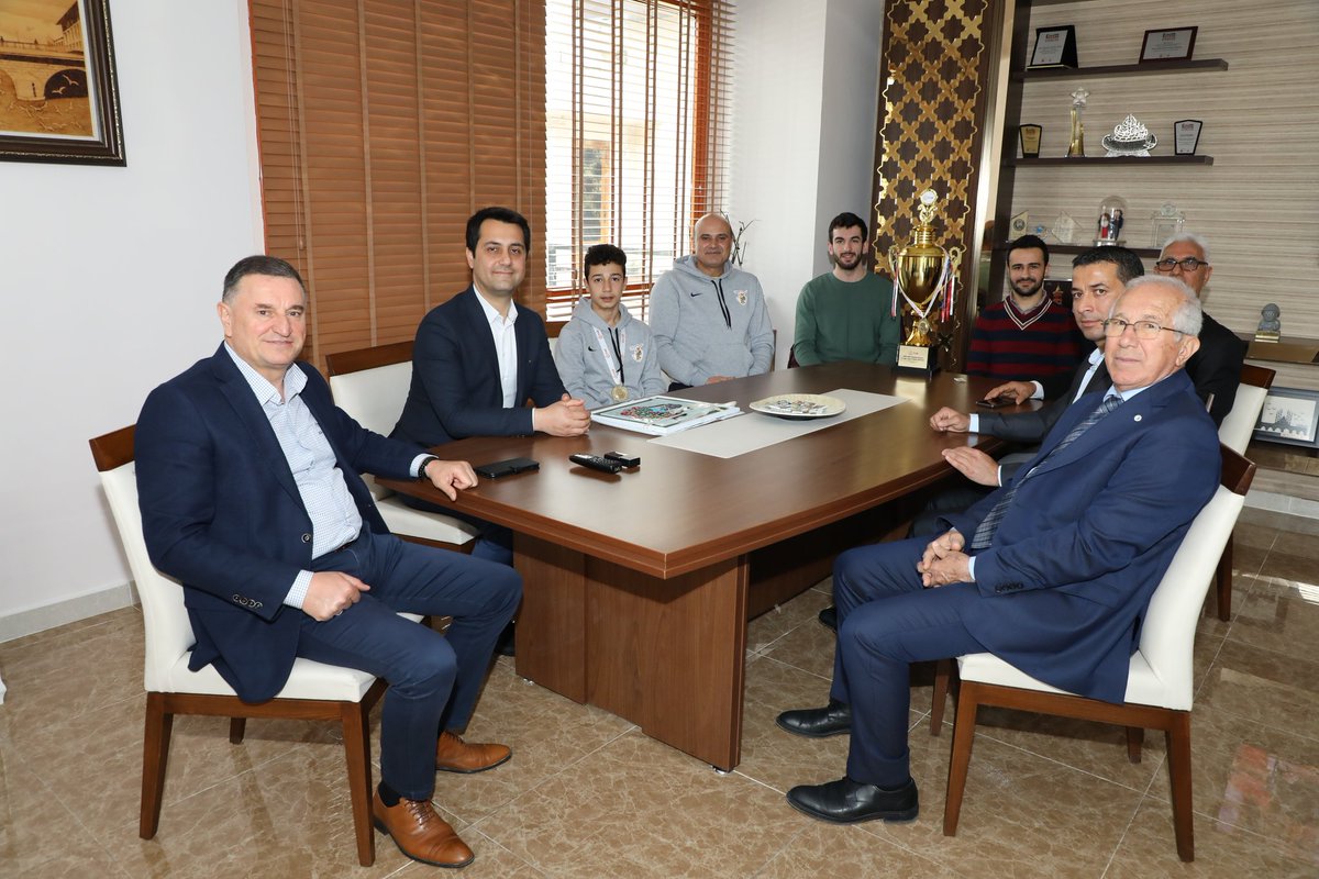 Lütfü Savaş