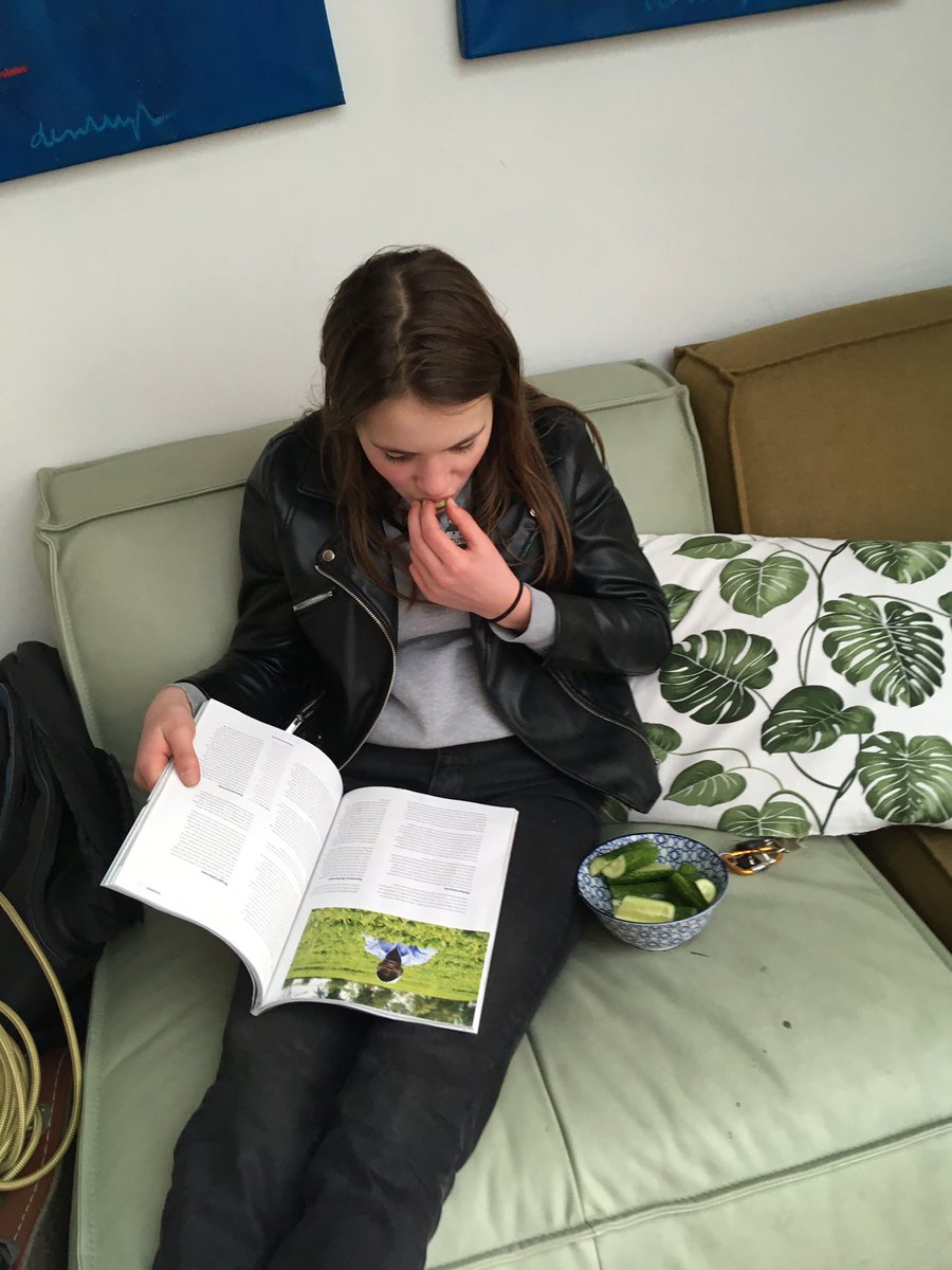 Mijn dochter  Fanny leest #RunningNL#FelixLimo De boer die in Rotterdam een hot potato werd. #inspiration #Mentor Wees zuinig met je geld, investeer het op een slim manier  manier #discipline #Runnersworld #MarathonRotterdam #atletiek