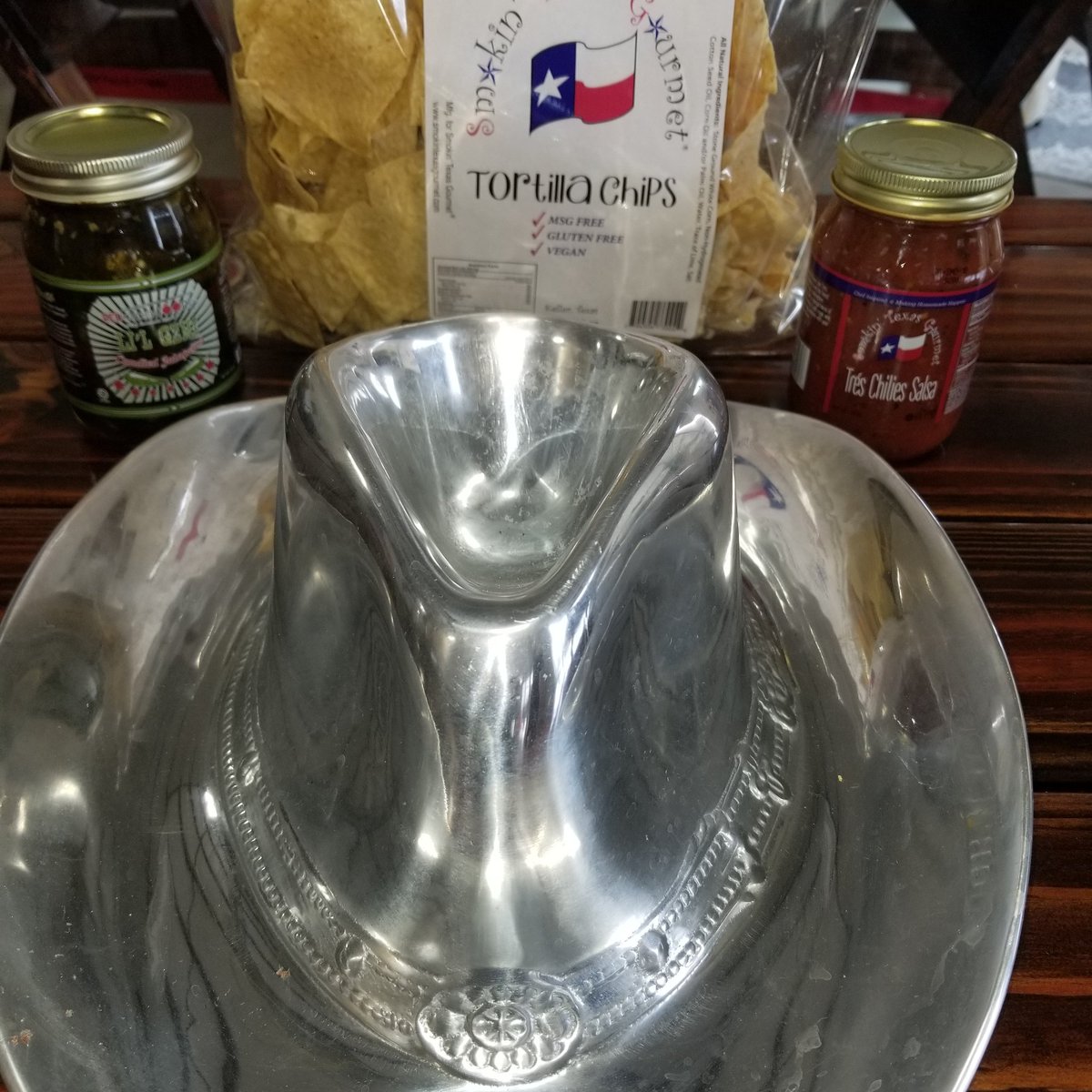 RedKitchenFoods's tweet image. Our store will be open tomorrow from 10 a.m. to 3 p.m. for people to come and get their grilling seasoning,  sauces and salsa products. We are offering a fiesta weekend special package of our awesome one pound chips Tres chili salsa and Lil Gems candied jalapenos. All for $13.95
