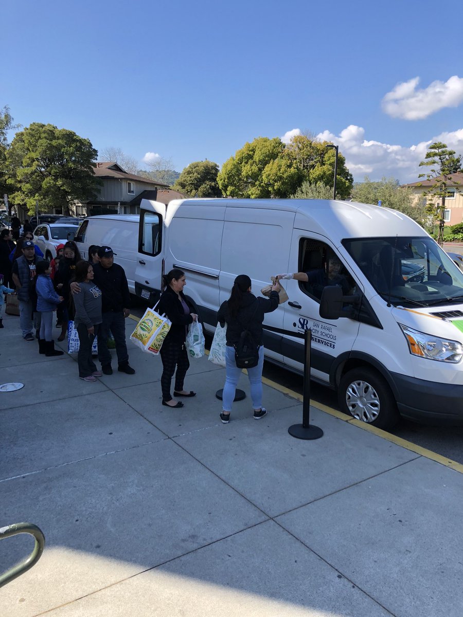 TylerGraff2's tweet photo. Lunch and breakfast available from 11:30-12:30 @BV_Dragons Monday through Friday.  Keep your eye out for the food bank as well! #SRCSLearningTogether https://t.co/lkfzjUG64T