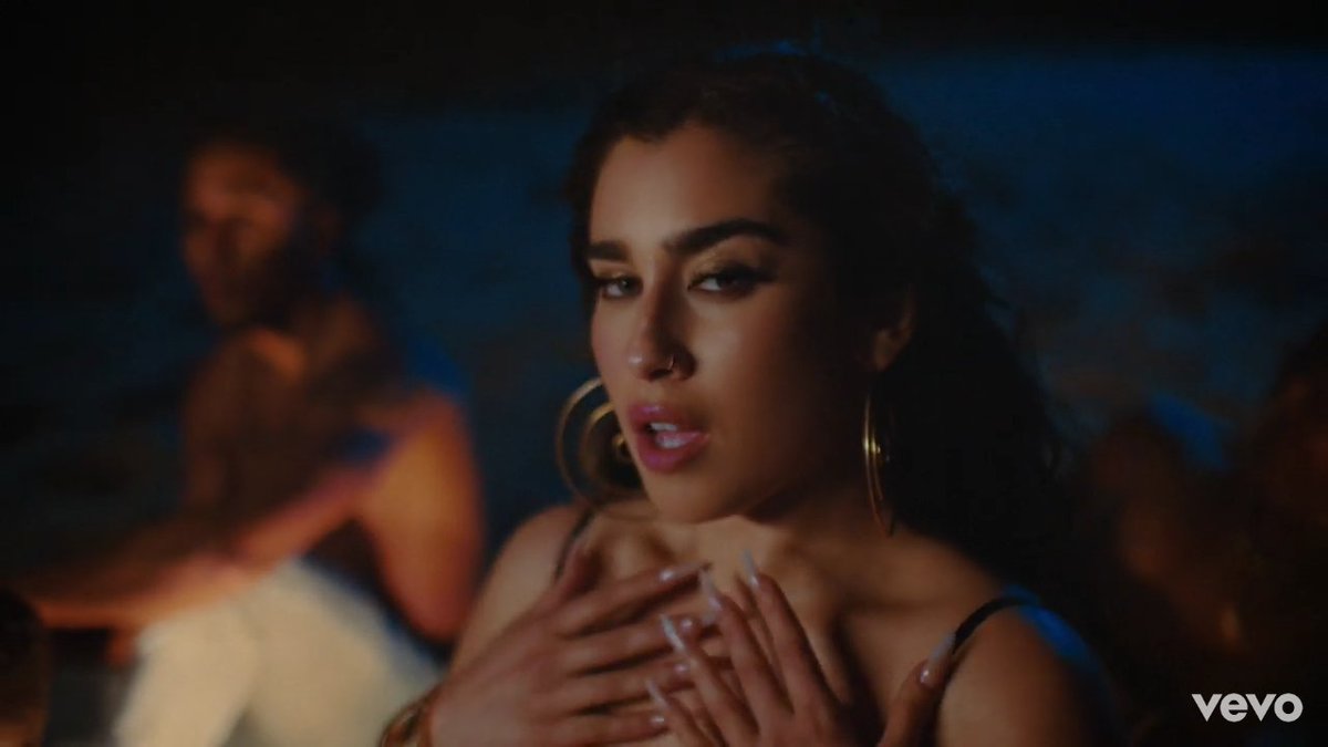 AttackJaguar's tweet photo. LAUREN JAUREGUI É PERFEITA E EU POSSO PROVAR #lentowatchparty https://t.co/yt9eAgAKkh