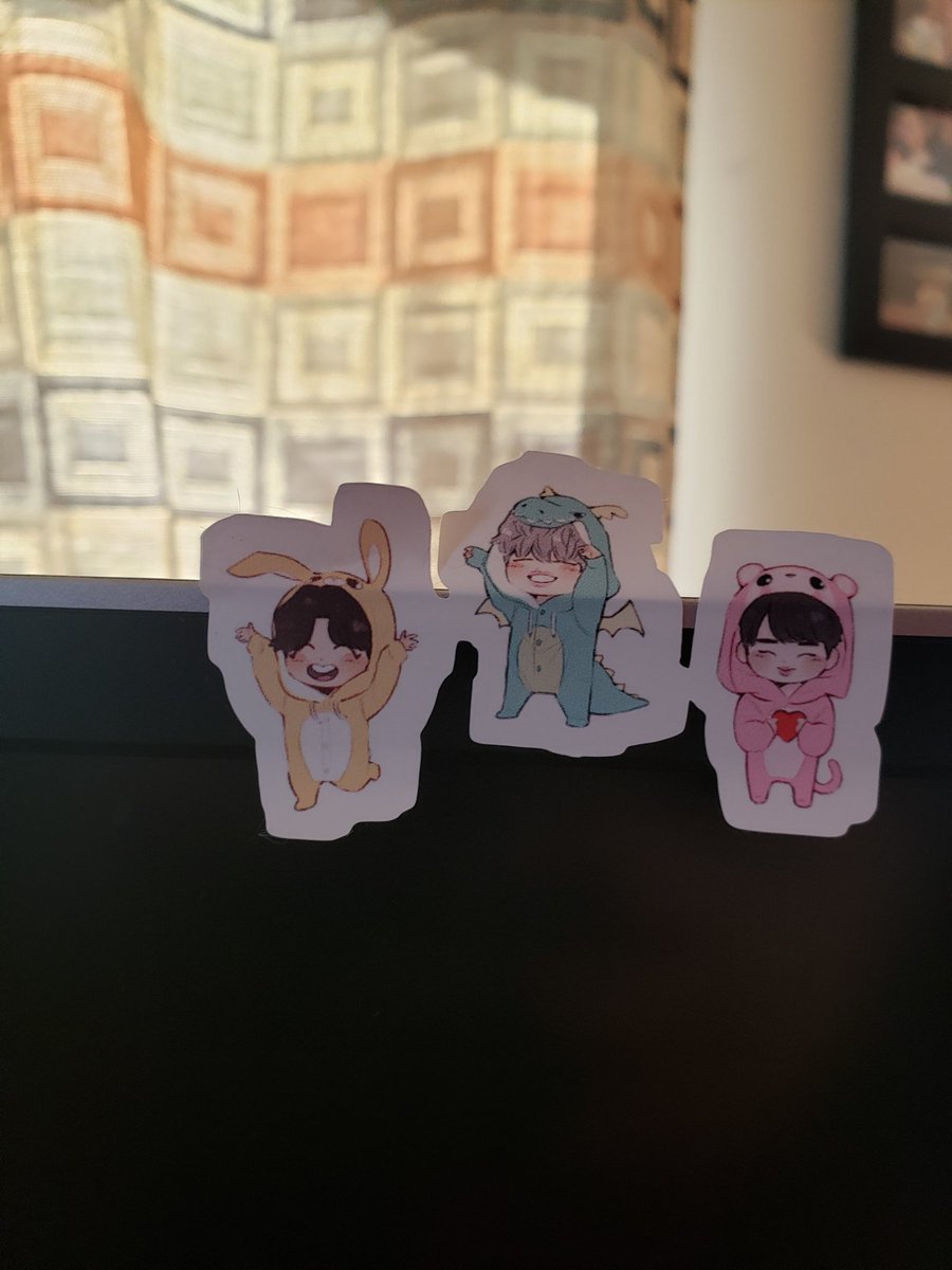 AllyseMarieB's tweet photo. @mao_moony I love my stickers 💜 they've kept me company at work for over a year now! I'm just glad they didn't come off during the move!

High quality stickers my dear!! https://t.co/O6tnMfpxdl