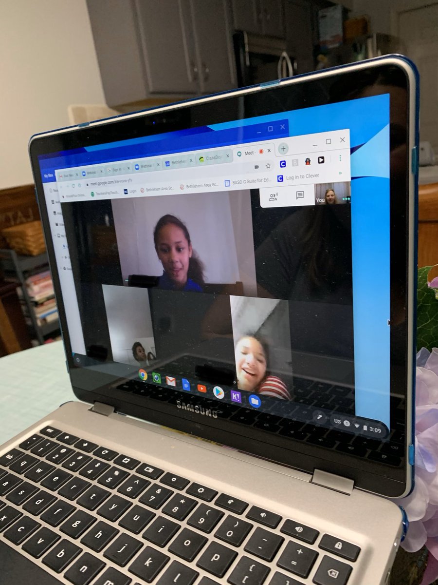No better feeling than being able to connect with some of the faces I’ve been missing so badly this week 💙🥰#goawayvirus #iwanttobeinmyclassroom #imissmykids #isolationblues #proudmarvinemustang @MarvineBASD