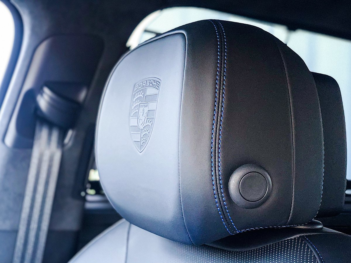 PorscheJax's tweet photo. Check out this beautiful #MoonlightBlue Metallic 2020 #Porsche #Cayenne #Turbo #Coupe (#ELDA65575), which just came in yesterday. This Porsche feat. deviated seat centers &amp; stitching in Speed Blue. To schedule a test-drive, call (866) 764-8061 or visit https://t.co/NGJr1misyA https://t.co/mUg3ftW5Rq